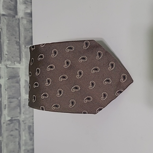 Ermenegildo Zegna Other - Ermenegildo Zegna Bronze Black Paisley Tie 61" Long 100% Silk